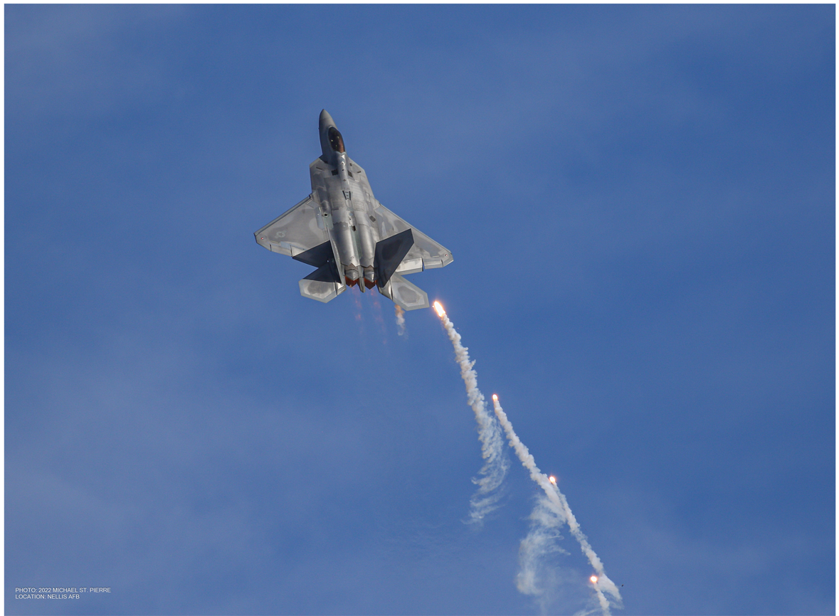 F-22 RAPTOR - FLARES (NELLIS AIR SHOW 2022) .png